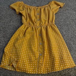 Cute mustard polka dot dress size medium brand justify only worn once